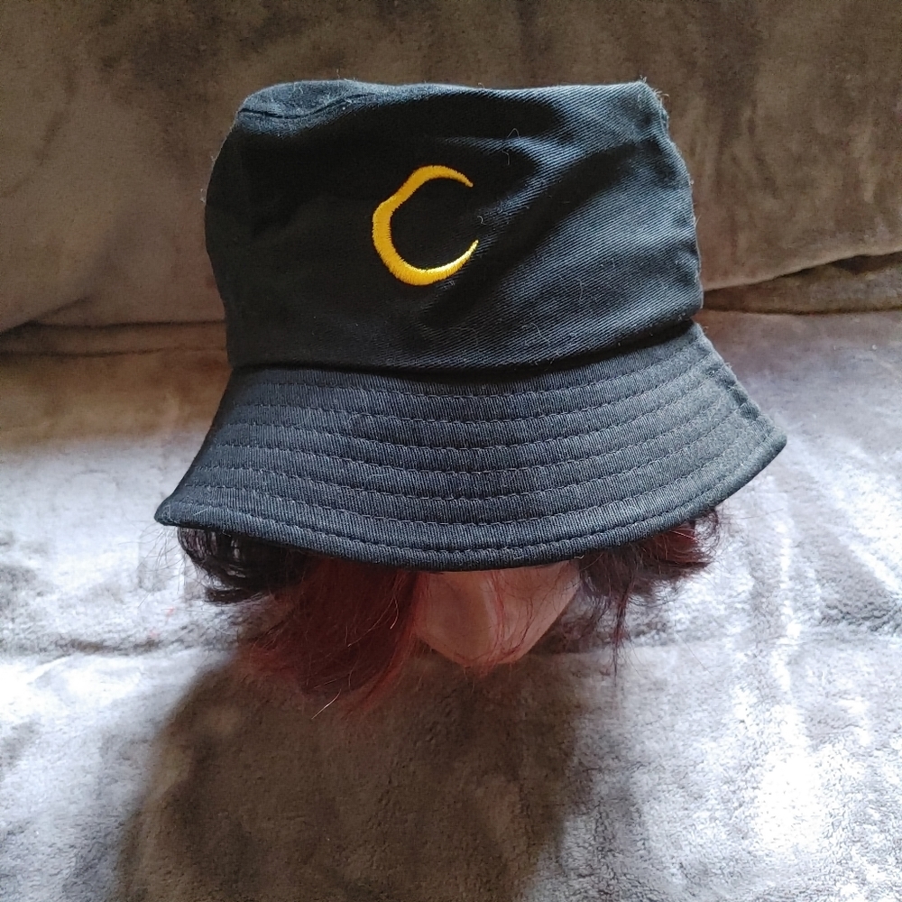 Bucket hat